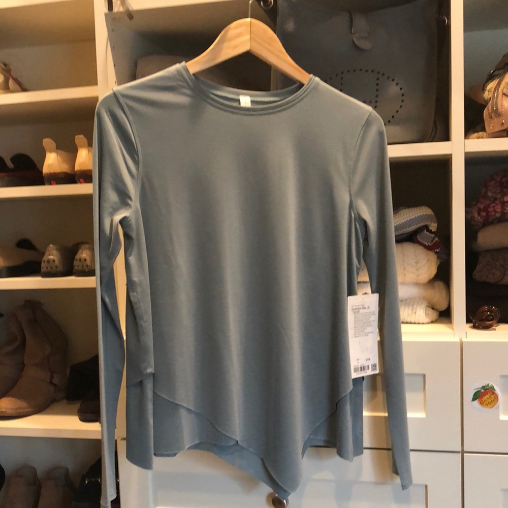 Lululemon handkerchief hem top -4. NWT